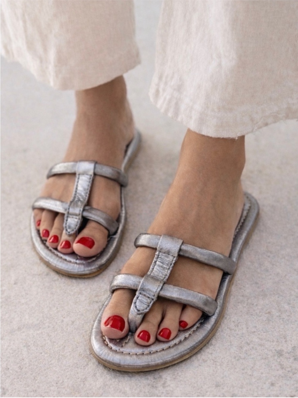 NWOT Free People “Hadden” Metallic Silver Leather Slide Sandals, Size 9